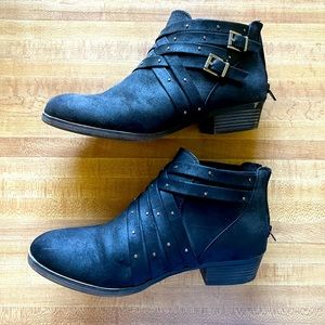 Womens 8.5 Black Boot
